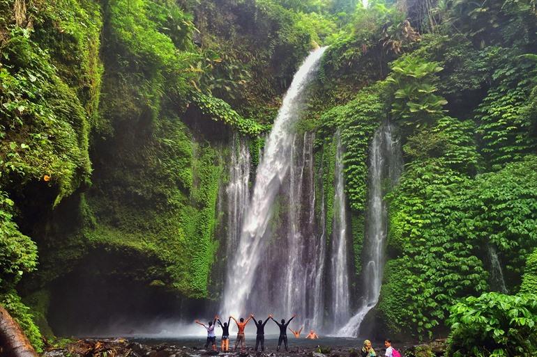 Tiu Kelep Wasserfall, ein Wasserfall bei Senaru, Lombok