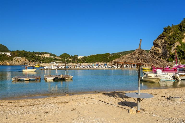 Alipa Hafen und Strand