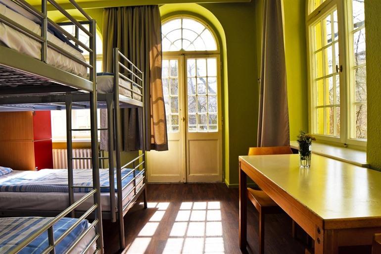 Amstel House Hostel