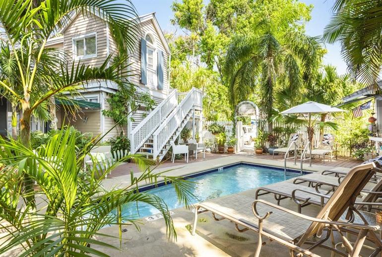 Andrews Inn & Garten-Cottages