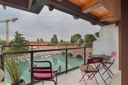 Appartement mit Blick auf Ponte dei Voltoni