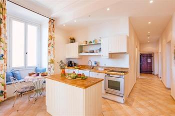 Appartement On Villefrance Bay buchen