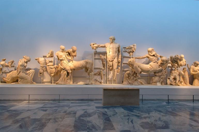 Besuch des Archäologischen Museums von Olympia, Griechenland