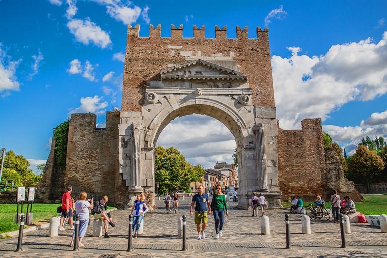 Arco di Augusto, Rimini