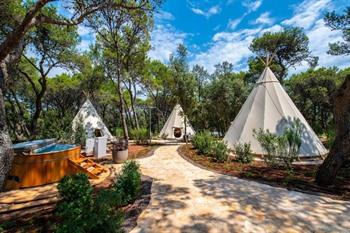 Arena One 99 Glamping buchen
