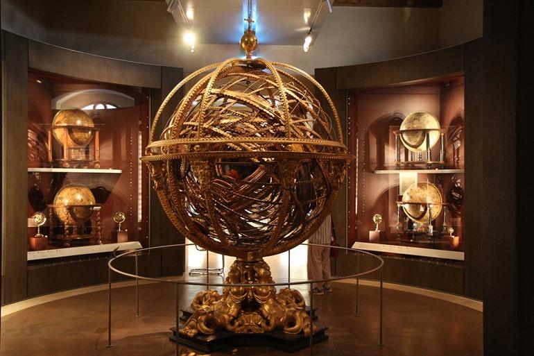 Armillare Atmosphäre im Galileo-Museum in Florenz