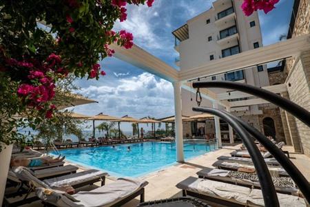 Art Hotel am Stadtrand von Sarandë buchen
