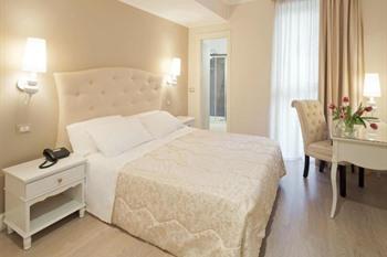 Aurora Hotel buchen