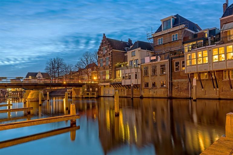 Abendspaziergang entlang der Uferpromenade, Gorinchem