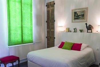 B & B La Ferrade (Bègles)