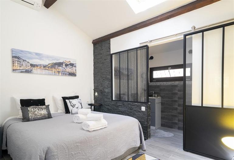 B & B Lyon Mon Amour