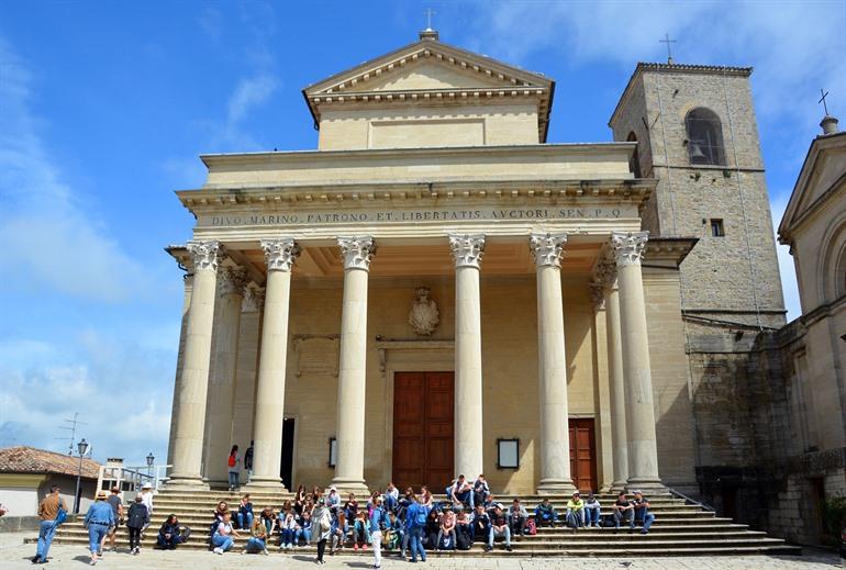 Die Basilica di San Marino in San Marino besichtigen