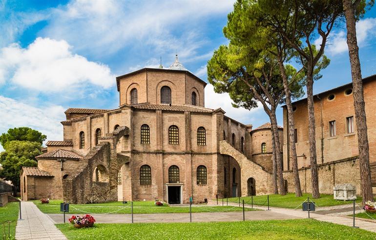 Die Basilika San Vitale in Ravenna besichtigen, Emilia Romagna