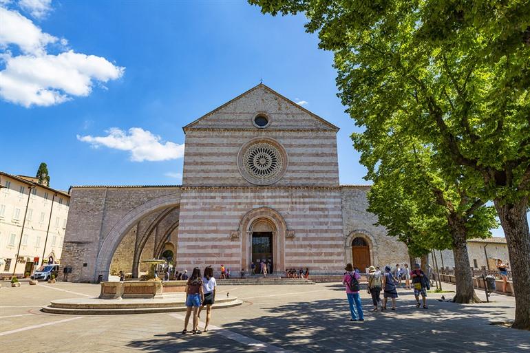 Santa Chiara Basilika auf dem Piazza Santa Chiara in Assisi