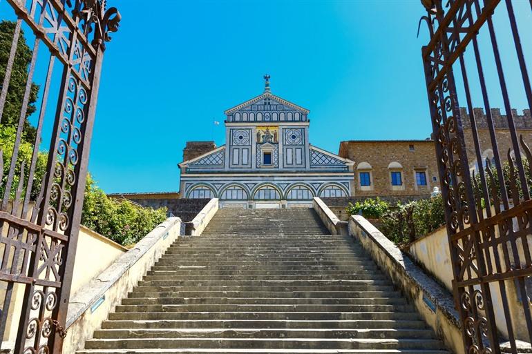 Die Basilika San Miniato al Monte in Florenz besichtigen