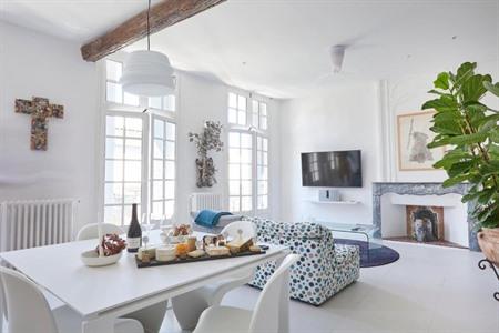 Schönes Kunstliebhaber-Apartment buchen