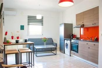 Schöne, brandneue Wohnung mit Innenhof buchen
