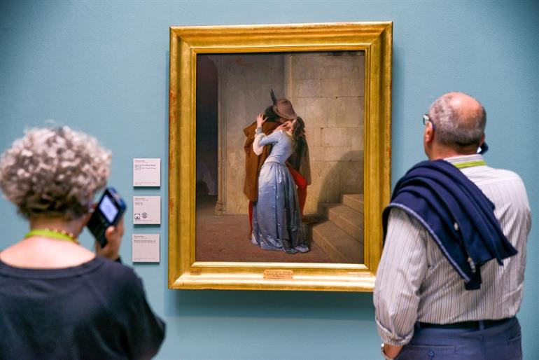 Berühmtes Gemälde Der Kuss von Francesco Hayez in der Pinacoteca di Brera
