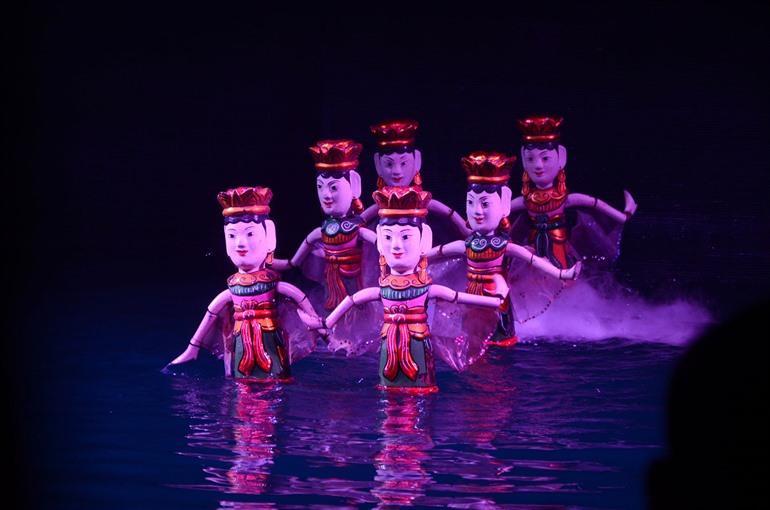 Tickets und Verfügbarkeit für eine traditionelles Wasserpuppenspiel in Hanoi ansehen