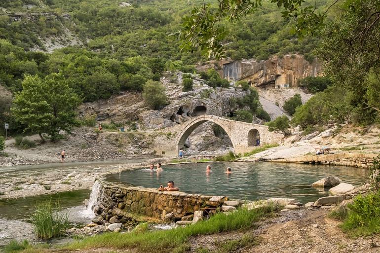 Benja Hot Springs, Albanien