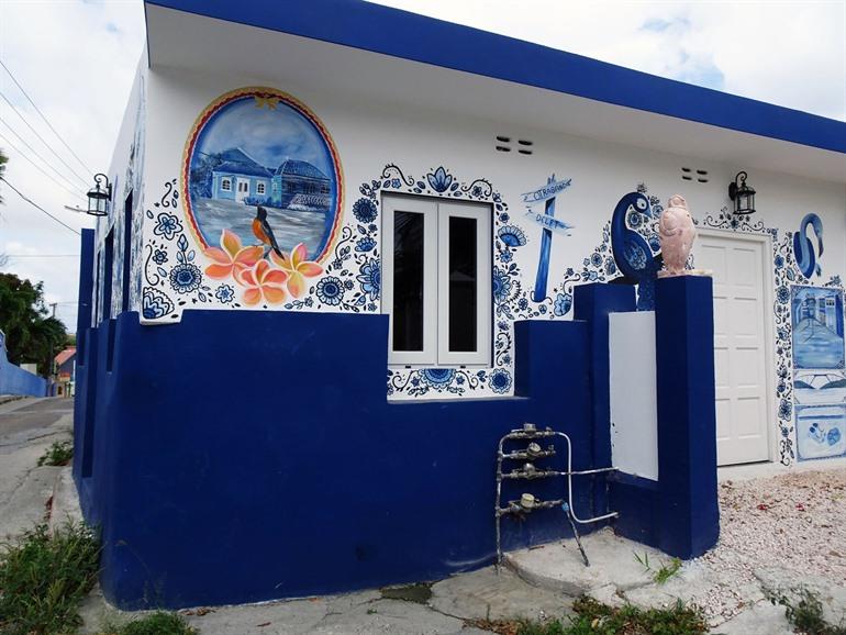 Bunte Häuser im Stadtteil Otrabanda auf Curaçao