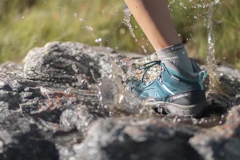 Bestellen Sie Ihre Quechua MH100 Mid Bergwanderschuhe online