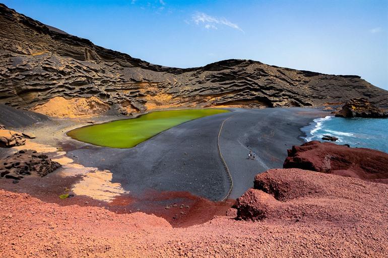 Bewundern Sie den geheimnisvollen grünen See in El Golfo, Lanzarote