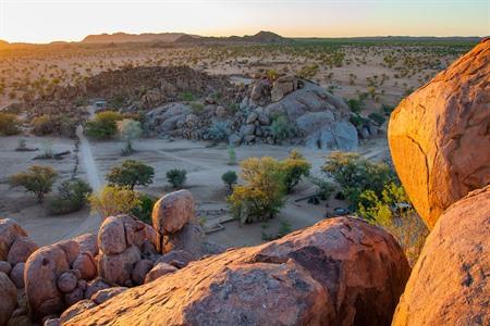 10 der schönsten Sehenswürdigkeiten in Damaraland: Was man sehen und unternehmen kann