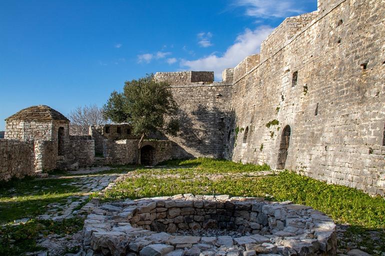 Besuch der Ali Pasha-Burg in Porto Palermo, Albanien