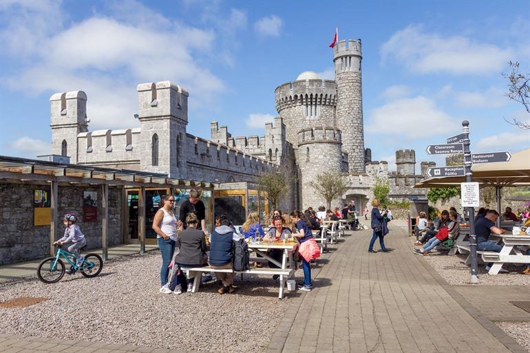 Besuch des Blackrock Castle in Irland