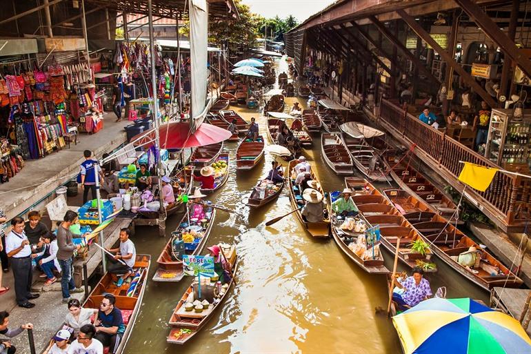 Besuchen Sie die schwimmenden Märkte von Damnoen Saduak in Thailand