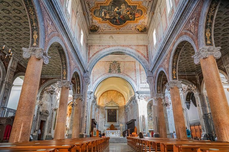 Besuchen Sie den Dom Santa Maria Assunta