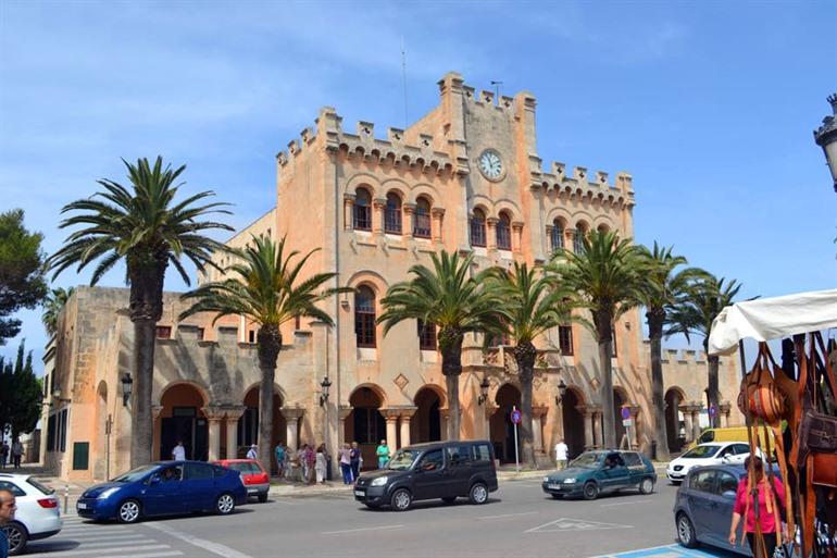 Entdecken Sie die Highlights von Menorca bei dieser Tagestour ab Ciutadella