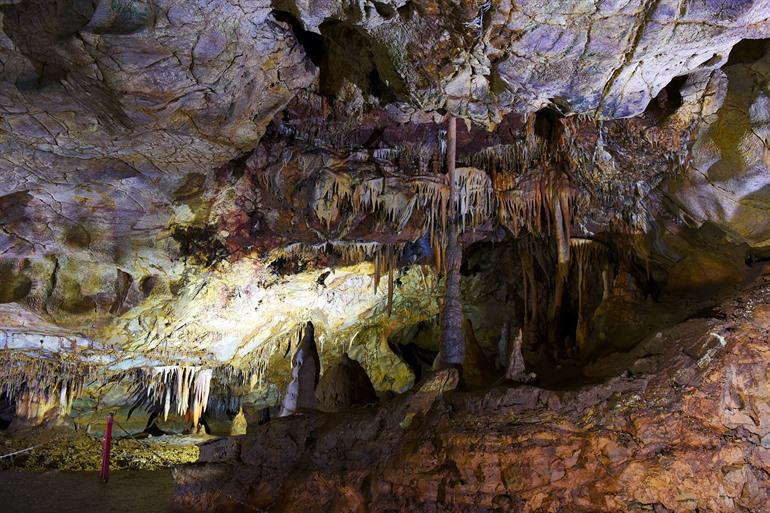 Besuchen Sie die geheimnisvolle Gadime-Höhle