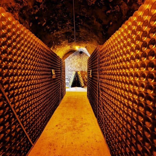 Besuchen Sie die weltberühmte Veuve Clicquot in Reims, inklusive Kathedralenbesichtigung und vier Verkostungen