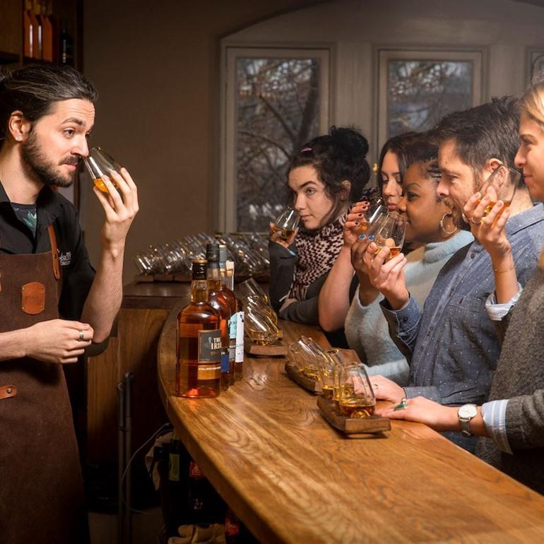 Besuchen Sie das Irish Whiskey Museum in Dublin