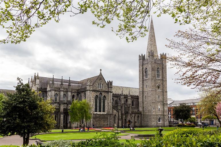 Besuchen Sie Jonathan Swift in der St. Patrick's Kathedrale in Dublin