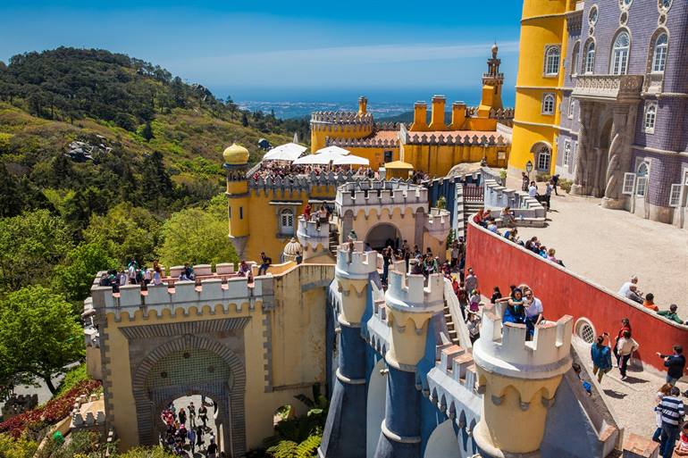 Besucher des Pena-Schlosses Sintra