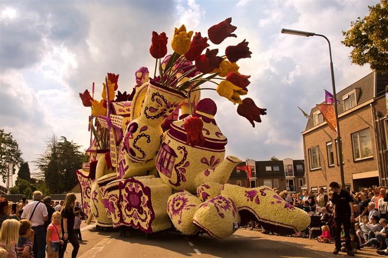 Blumenkorso in Zundert, Noord-Brabant
