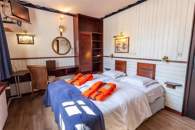 Boot-Hotel De Barge