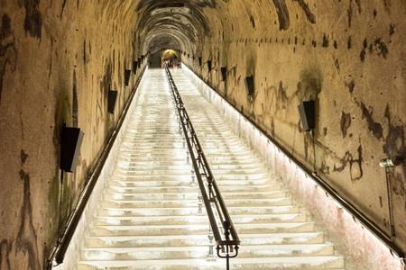 Buchen Sie diese Pommery-Tagesreise und besichtigen Sie die römischen Keller von Pommery inklusive Verkostung.