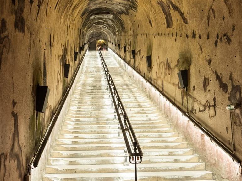 Buchen Sie diese Pommery-Tagesreise und besichtigen Sie die römischen Keller von Pommery inklusive Verkostung.