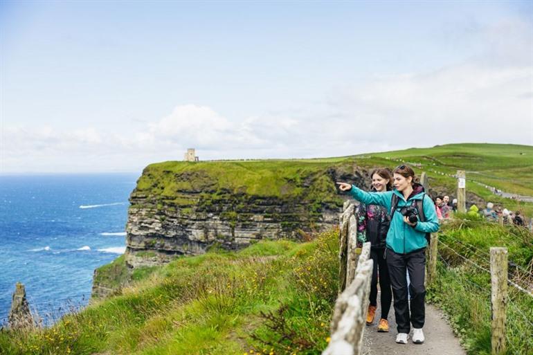 Buche deine Tagestour zu den Cliffs of Moher in Irland