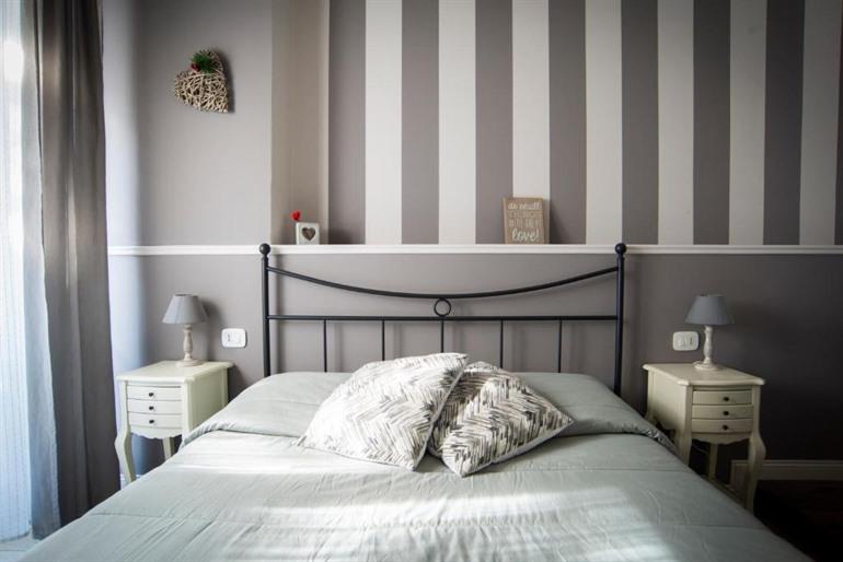 Buchen Sie Ihren Aufenthalt im B&B Romantica Salerno in der Nähe des Piazza Gioia Flavio