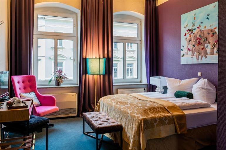 Buchen Sie Ihren Aufenthalt im Boutique Hotel Rothenburger Hof in der Neustadt