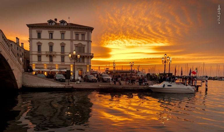 Buchen Sie Ihren Aufenthalt im Hotel Grande Italia am Piazza Vigo