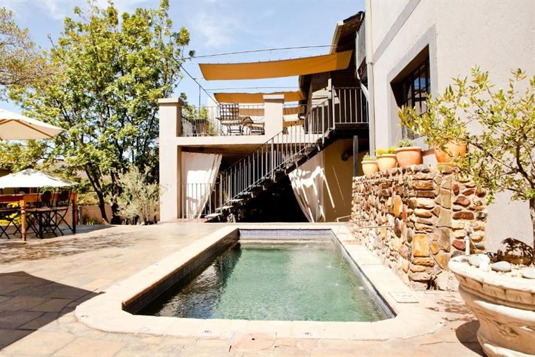 Buchen Sie Ihren Aufenthalt im Olive Grove Guesthouse im Zentrum von Windhoek