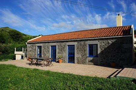Buche deinen Aufenthalt im charmanten Casas das Flores und genieße deinen Urlaub auf Flores.