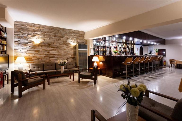 Buchen Sie jetzt eine Übernachtung im ruhigen Hotel Bretagne für Ihre Reise nach Korfu.