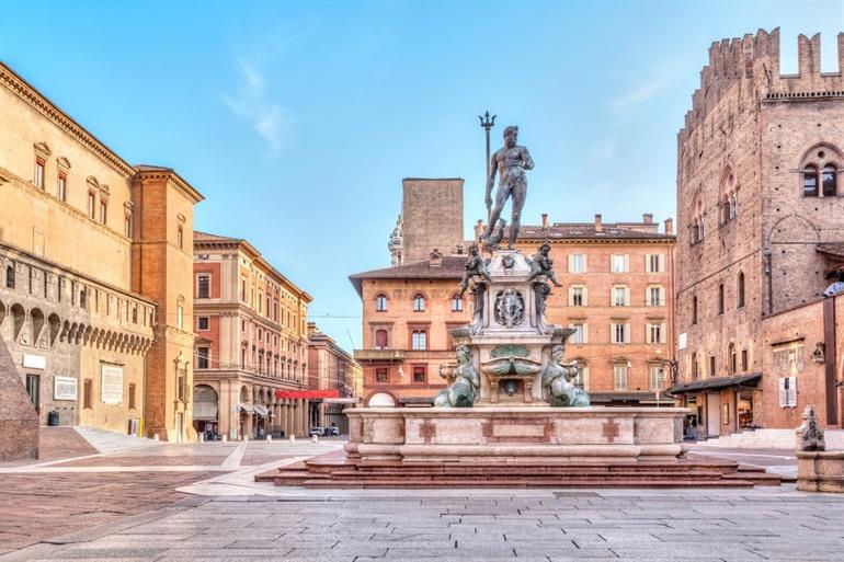 Bologna, Piazza Nettuno